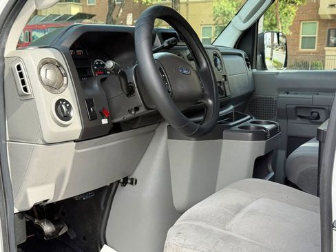 Used 2013 Ford E-150 and Econoline 150 RWD image 16
