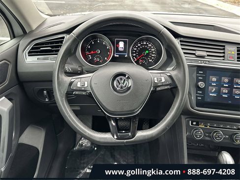 Used 2020 Volkswagen Tiguan SE w/ Panoramic Sunroof Package image 14