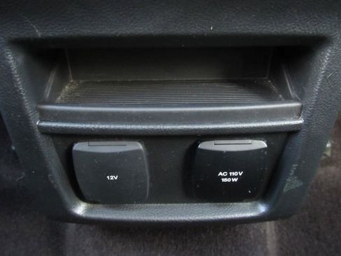 Used 2020 Ford Edge Titanium image 28