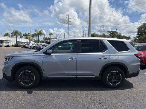 Certified 2025 Honda Pilot EX-L image 4