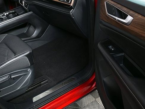 Certified 2024 Volkswagen Atlas SE w/ Panoramic Sunroof Package image 23