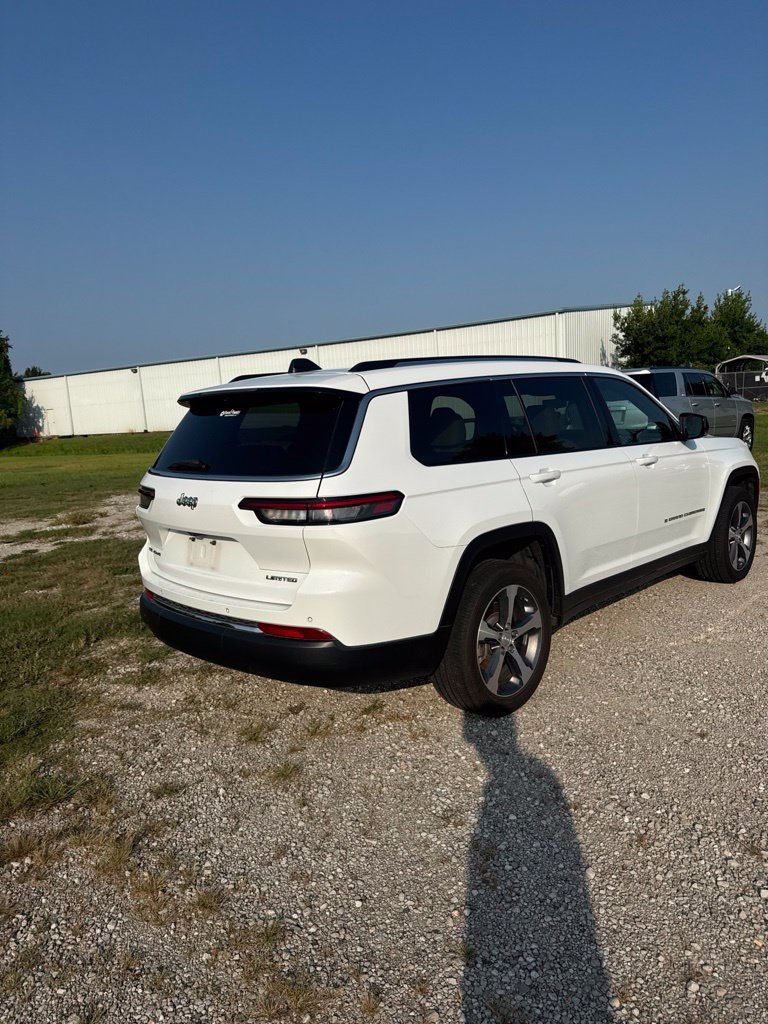 Used 2023 Jeep Grand Cherokee L Limited w/ Luxury Tech Group II AWD/4WD image 5