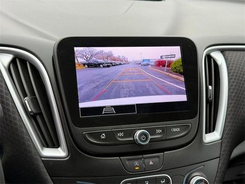 Used 2023 Chevrolet Malibu LT image 24