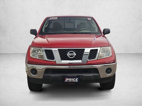 Used 2011 Nissan Frontier SV AWD/4WD image 2