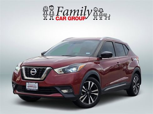 Used 2019 Nissan Kicks SR image 1