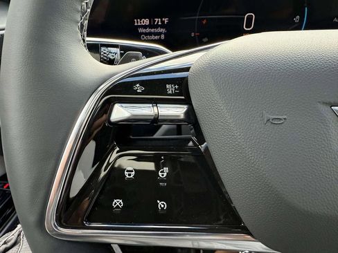 New 2026 Cadillac Lyriq Luxury AWD/4WD image 25