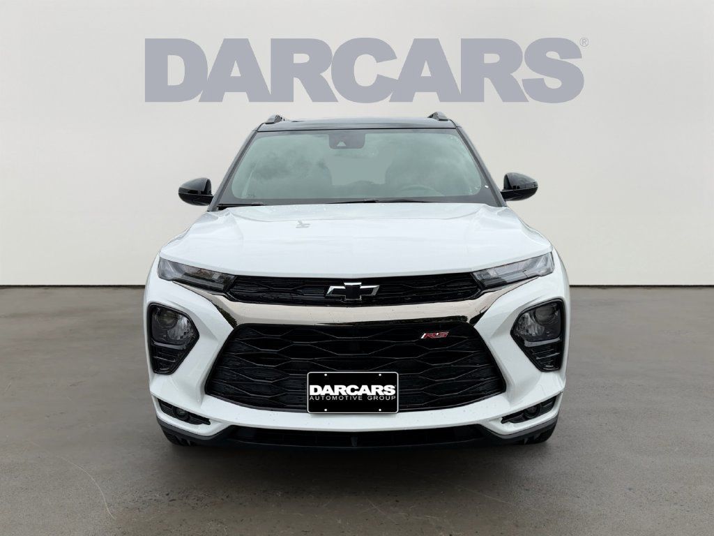 Used 2023 Chevrolet TrailBlazer RS w/ Sun and Liftgate Package AWD/4WD image 2