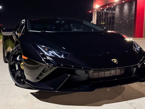 Used 2024 Lamborghini Huracan Tecnica RWD image 23