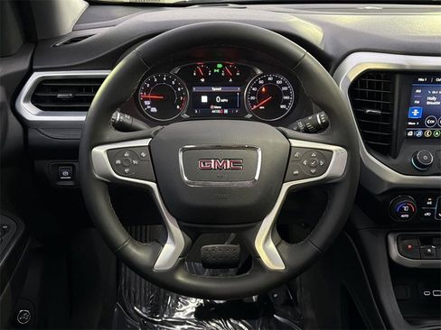 Used 2023 GMC Acadia SLT w/ Elevation Edition image 7