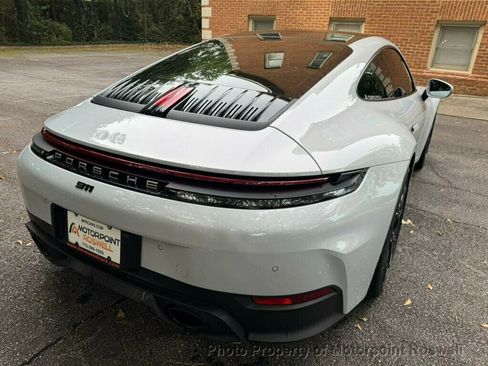 Used 2025 Porsche 911 Carrera image 6