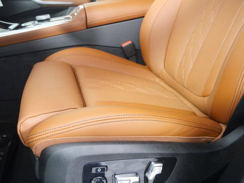 New 2027 BMW X7 xDrive40i w/ Executive Package AWD/4WD image 9