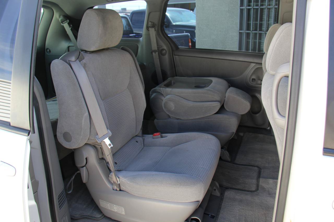 Used 2007 Toyota Sienna CE FWD image 26