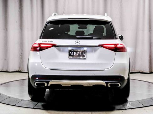 Certified 2026 Mercedes-Benz GLE 350 4MATIC image 3