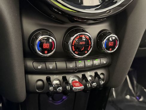 Used 2024 MINI Cooper 4-Door Hardtop FWD image 21