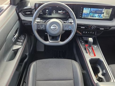 Used 2025 Nissan Kicks SR w/ Illumination Package FWD image 7