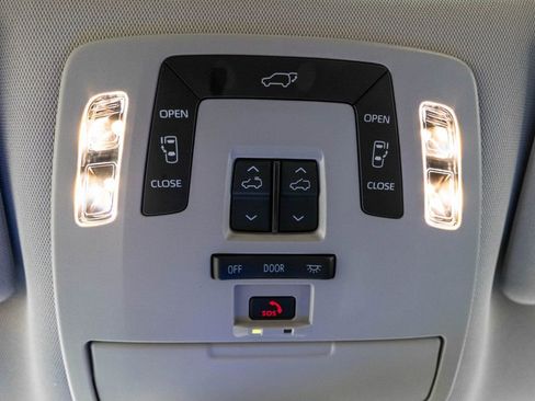 New 2026 Toyota Sienna XLE FWD image 31