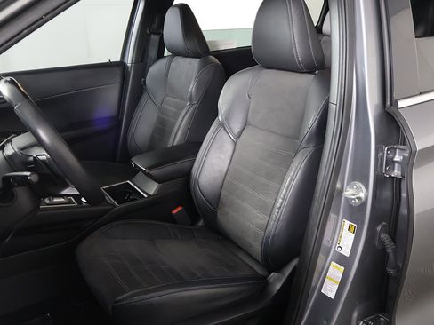 Used 2023 Mitsubishi Outlander SE Black Edition image 30