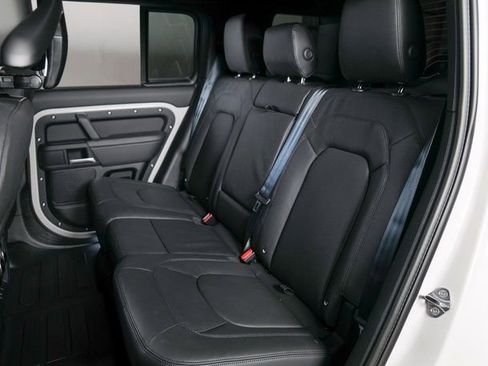 New 2026 Land Rover Defender 110 X-Dynamic SE image 5