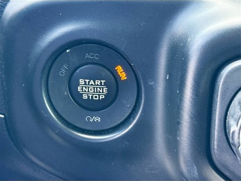 Used 2022 Jeep Gladiator Willys image 22