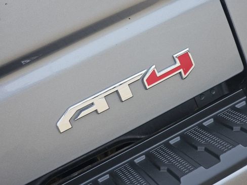 Used 2021 GMC Sierra 1500 AT4 w/ AT4 Preferred Package AWD/4WD image 12