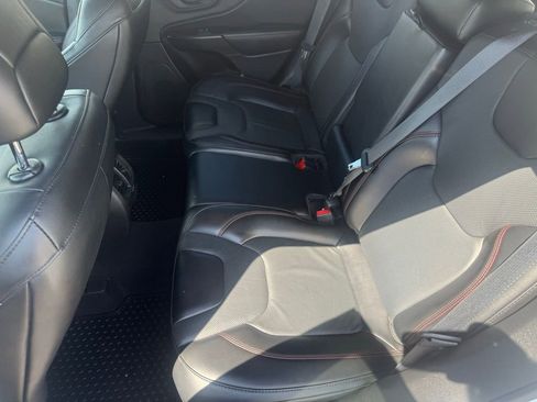 Used 2022 Jeep Cherokee Trailhawk w/ Premium Leather Package AWD/4WD image 37