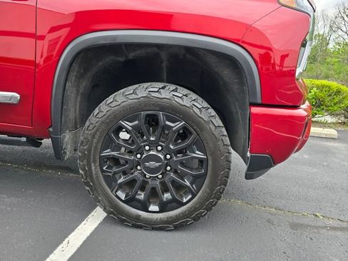 Used 2024 Chevrolet Silverado 2500 High Country w/ Technology Package AWD/4WD image 4