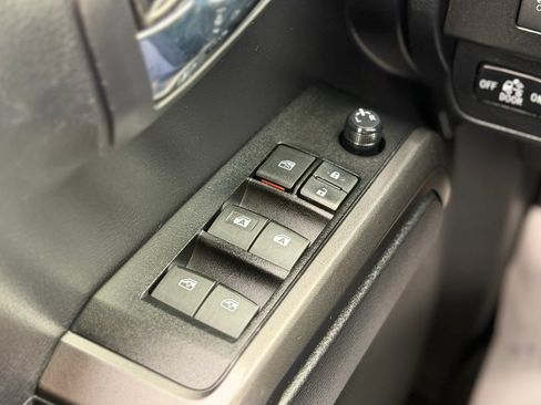 Used 2021 Toyota Tacoma TRD Off-Road w/ Technology Package AWD/4WD image 21