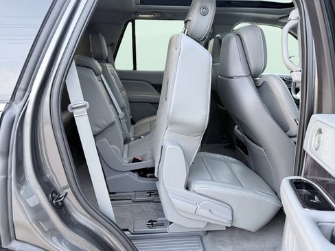 Used 2018 Lincoln Navigator Reserve w/ Technology Package image 48