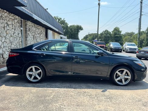 Used 2017 Toyota Camry XSE w/ Moonroof Package FWD image 8