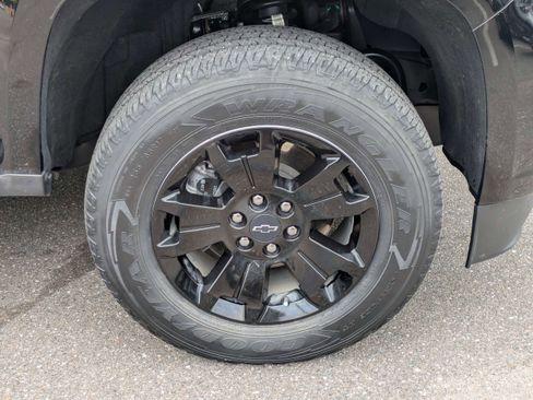Used 2022 Chevrolet Colorado LT w/ LT Convenience Package AWD/4WD image 10