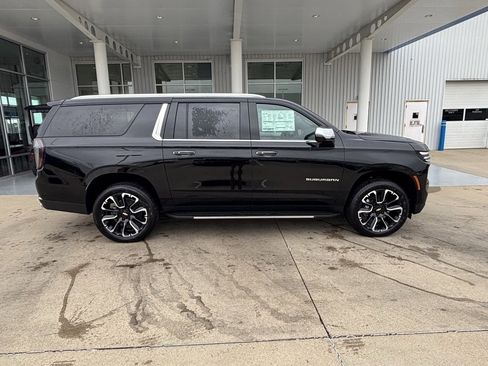 New 2026 Chevrolet Suburban Premier image 4