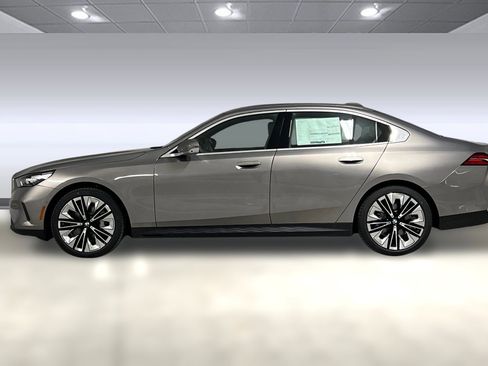 New 2026 BMW 530i image 2