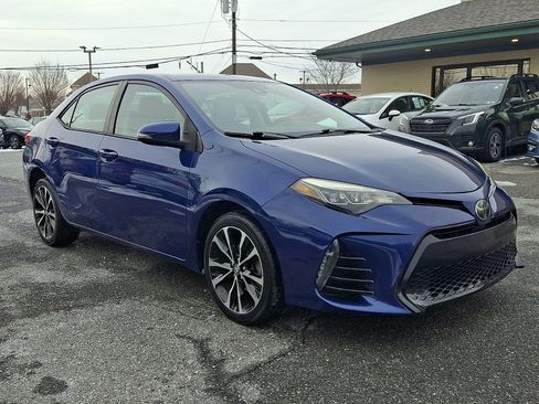 Used 2017 Toyota Corolla XSE image 3