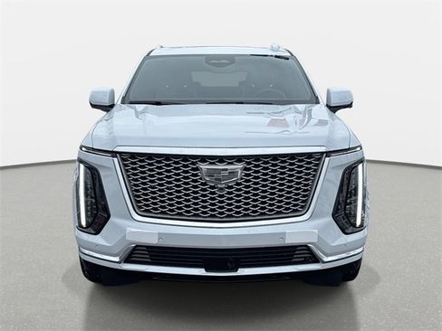 New 2026 Cadillac Escalade Luxury w/ LPO, Radiant Package image 8