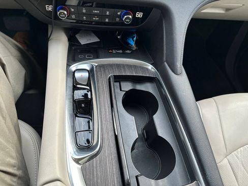 Used 2022 Buick Enclave Avenir FWD image 16