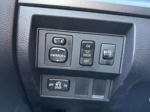 Used 2015 Toyota Tundra SR image 25