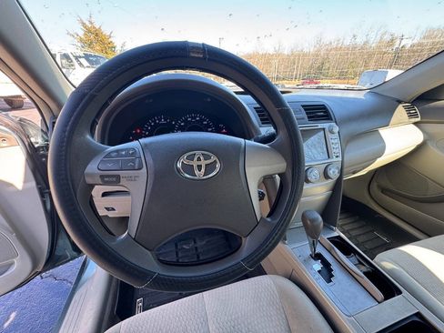 Used 2011 Toyota Camry LE image 14