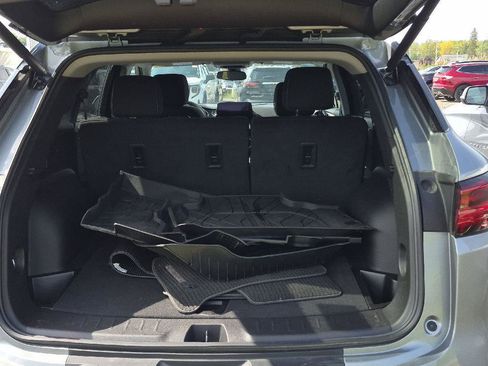 Used 2025 Chevrolet Blazer LT w/ Convenience Package FWD image 5