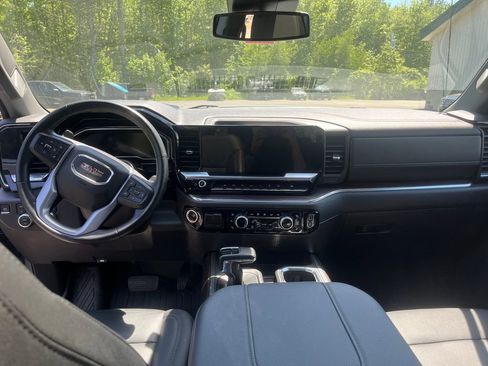 Used 2023 GMC Sierra 1500 SLT w/ SLT Premium Plus Package AWD/4WD image 17