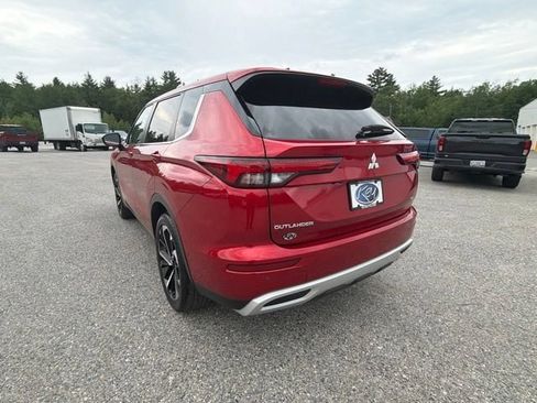 Used 2024 Mitsubishi Outlander SE AWD/4WD image 4