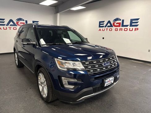 Used 2017 Ford Explorer XLT w/ Equipment Group 202A AWD/4WD image 2