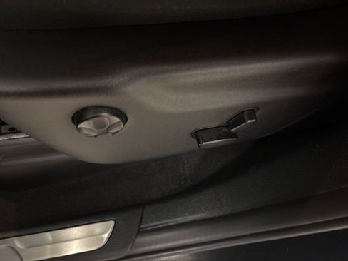 Used 2019 Jeep Grand Cherokee Overland image 28