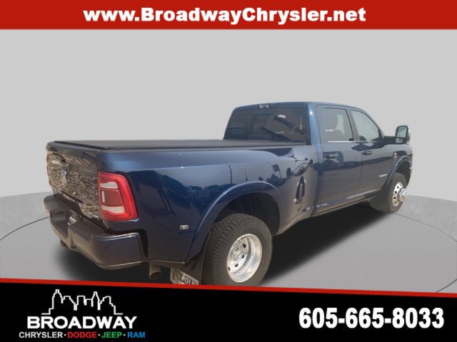 Used 2023 RAM 3500 Limited AWD/4WD image 2