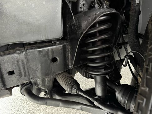 Used 2012 Nissan Frontier SV image 32