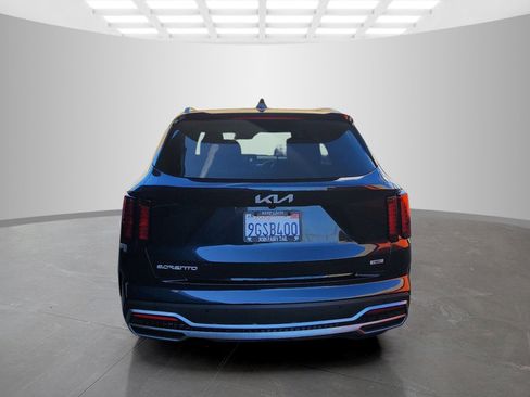 Used 2023 Kia Sorento EX image 5