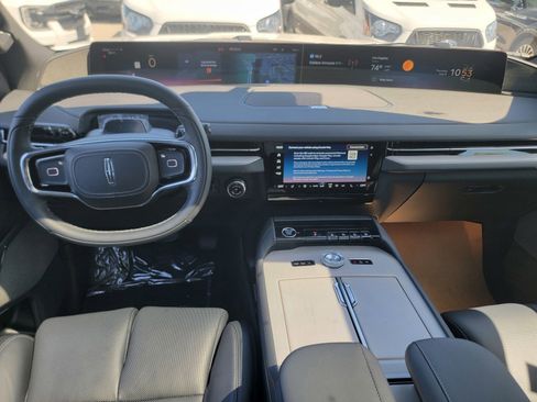 New 2025 Lincoln Navigator L Reserve w/ Jet Appearance Package image 11