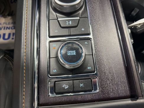 Used 2024 Ford Expedition Platinum AWD/4WD image 22