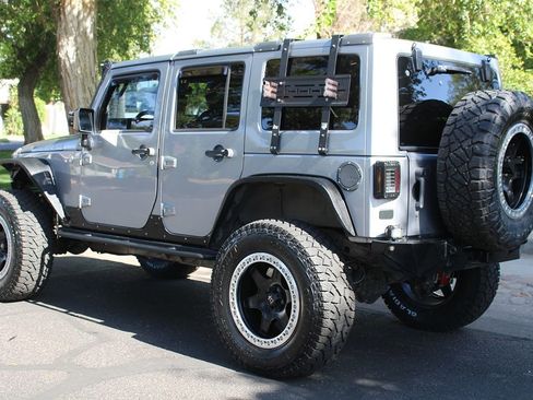 Used 2013 Jeep Wrangler Unlimited Rubicon AWD/4WD image 39