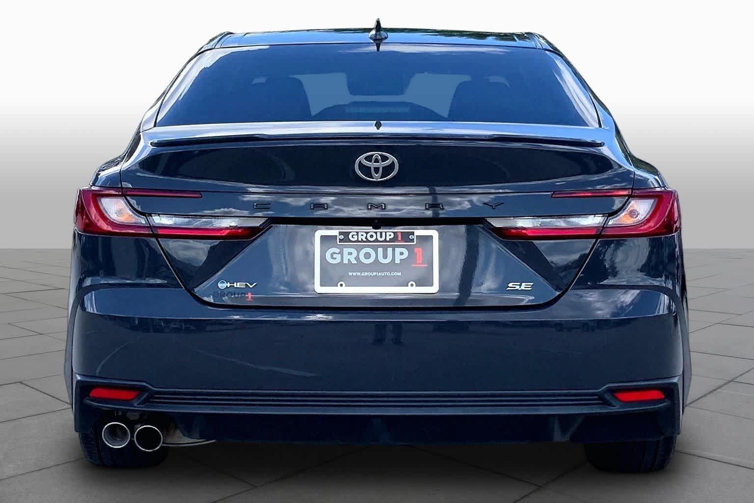 Used 2025 Toyota Camry SE w/ Multimedia Upgrade Package FWD image 5