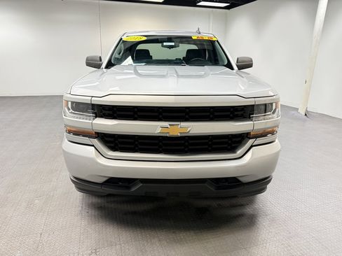 Used 2018 Chevrolet Silverado 1500 Custom w/ Custom Value Package image 9